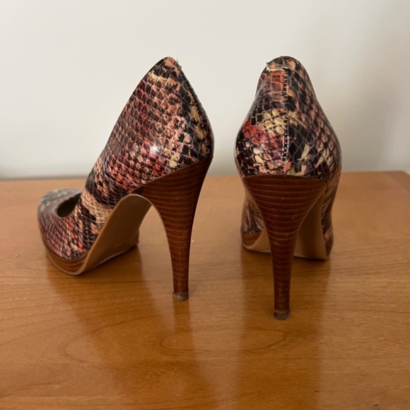 Nine West Rocha High-Heeled Pump, Women's Size 5, Snakeskin Pattern, Stiletto - Picture 6 of 7